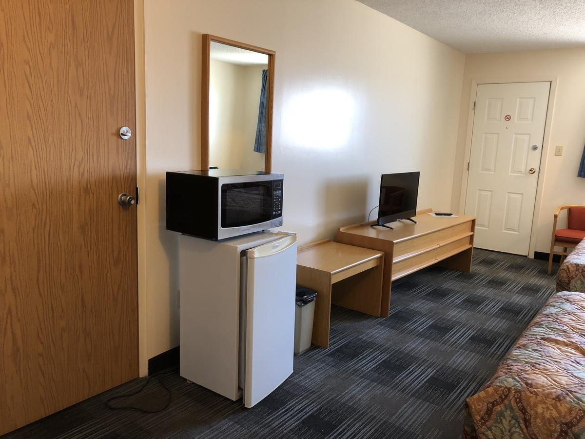 Agassiz Park Lodge McCreary Bagian luar foto