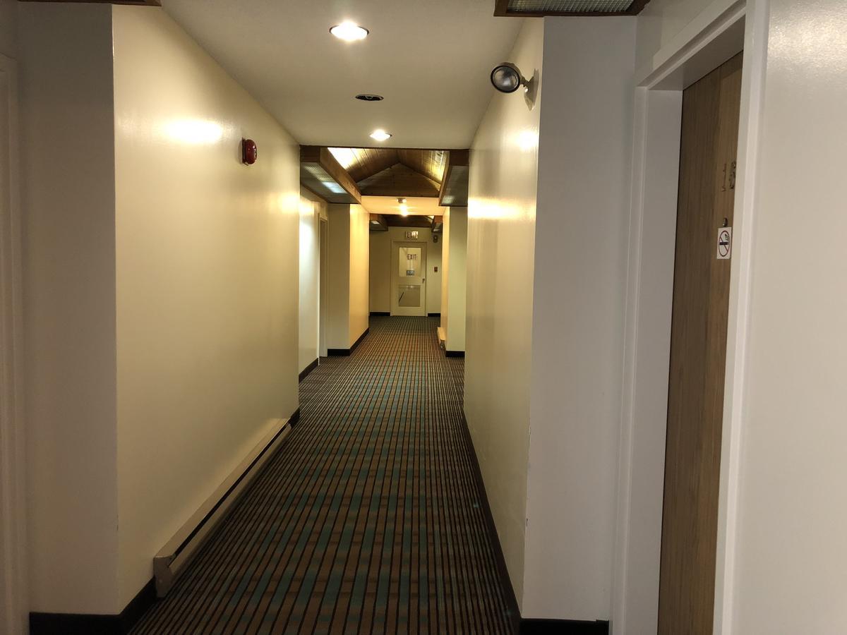 Agassiz Park Lodge McCreary Bagian luar foto