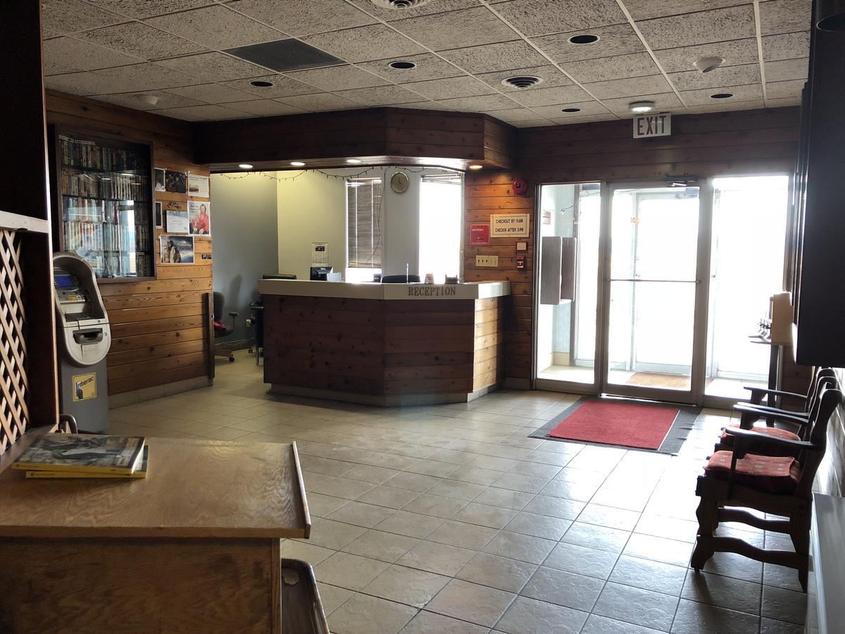 Agassiz Park Lodge McCreary Bagian luar foto
