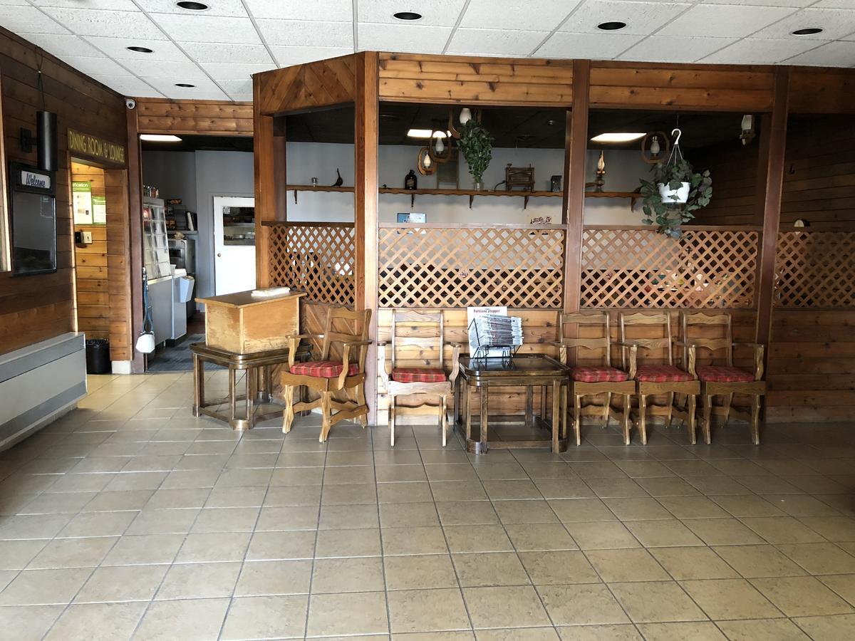 Agassiz Park Lodge McCreary Bagian luar foto