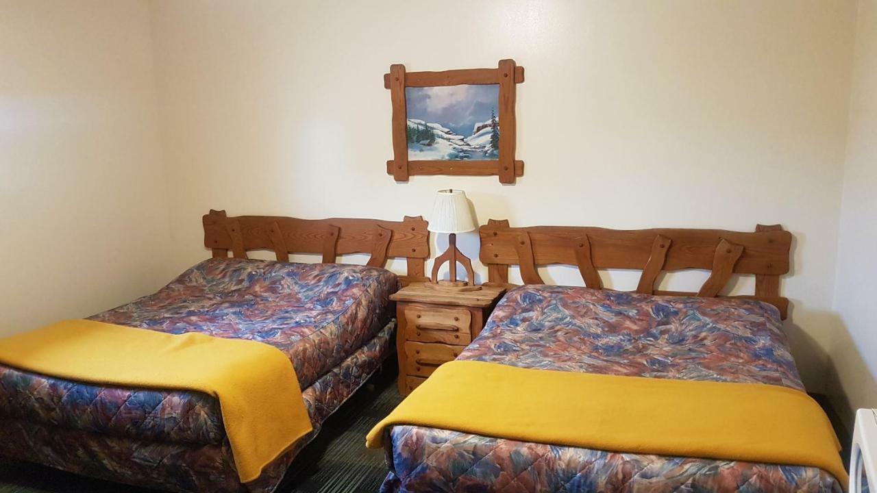 Agassiz Park Lodge McCreary Bagian luar foto