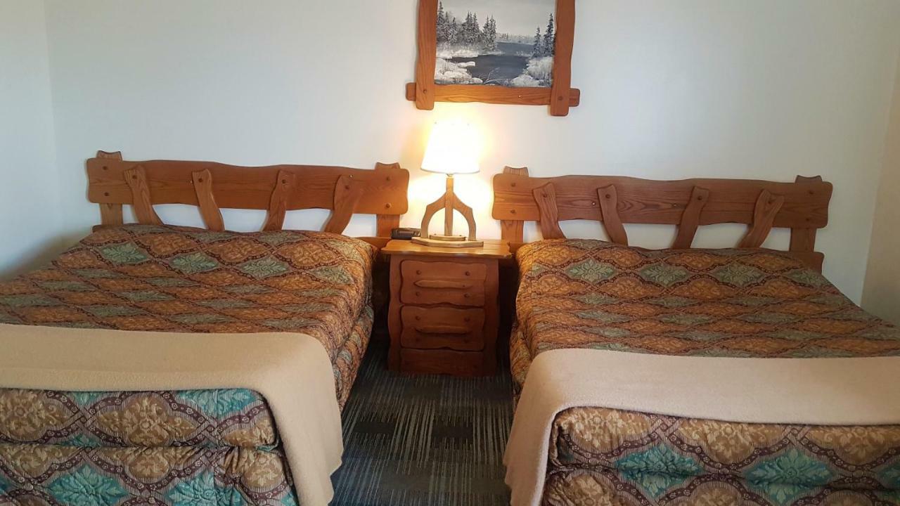 Agassiz Park Lodge McCreary Bagian luar foto
